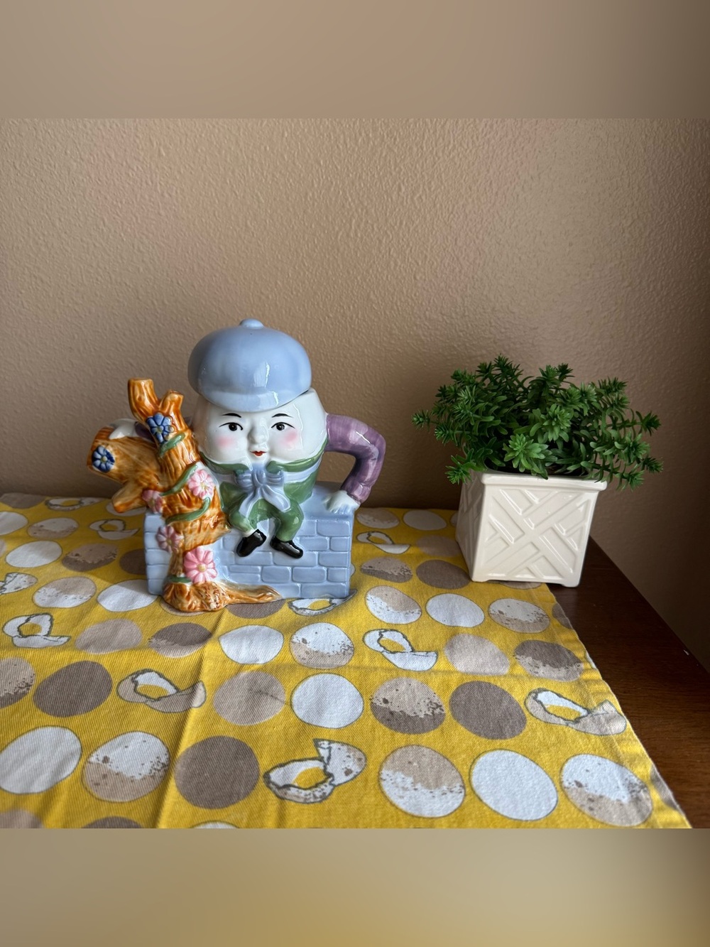 Feitx Vintage colorful Humpty Dumpty teapot